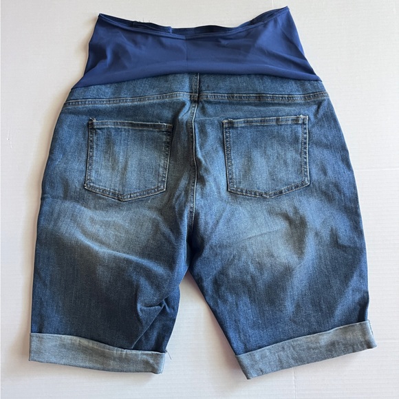 Kimi+Kai Maternity Over Belly 9” Bermuda Jean Shorts Abbie Rolled Cuff 30 10 - Picture 3 of 7